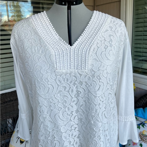 Stunning Top - Picture 2 of 7